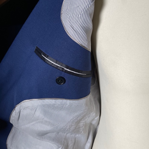 Brooks Brother wool Milano Fit suit Fall'17 barely worn.  Size U.S.A. 44R - Picture 3 of 16